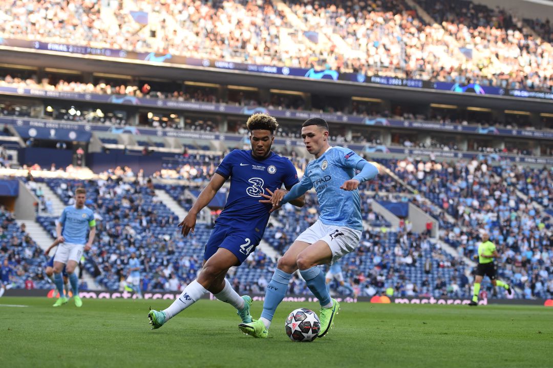 Reece James y Phil Foden, jugadores del Chelsea y del Manchester City, respectivamente. Reece James y Phil Foden, jugadores del Chelsea y del Manchester City, respectivamente.