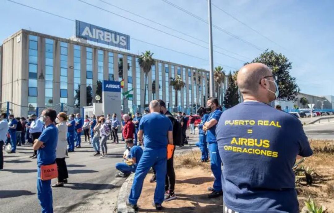 Una de las concentraciones organizadas frente a la fábrica de Airbus Puerto Real Una de las concentraciones organizadas frente a la fábrica de Airbus Puerto Real