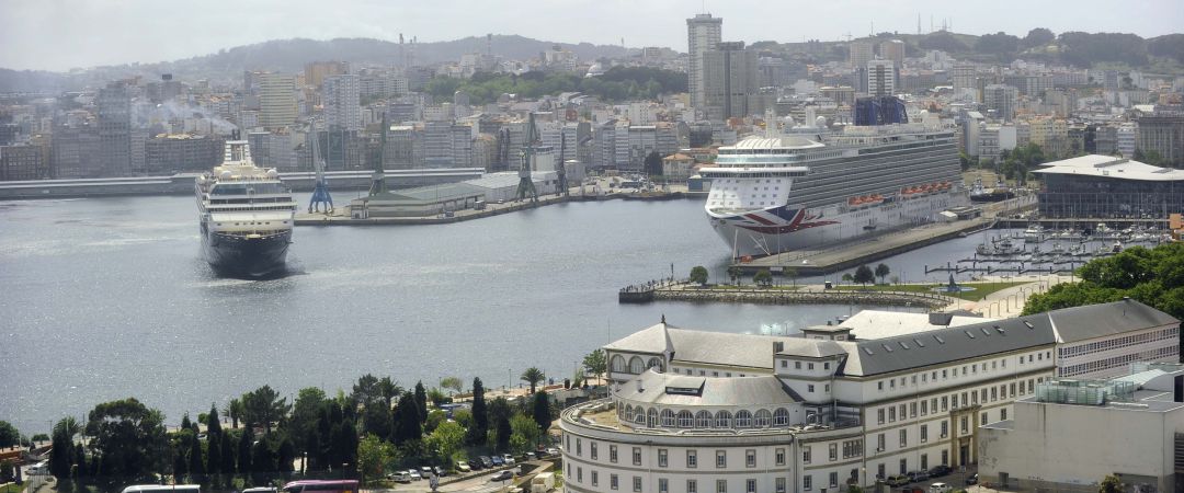 Cruceros en el puerto de A Coruña Cruceros en el puerto de A Coruña