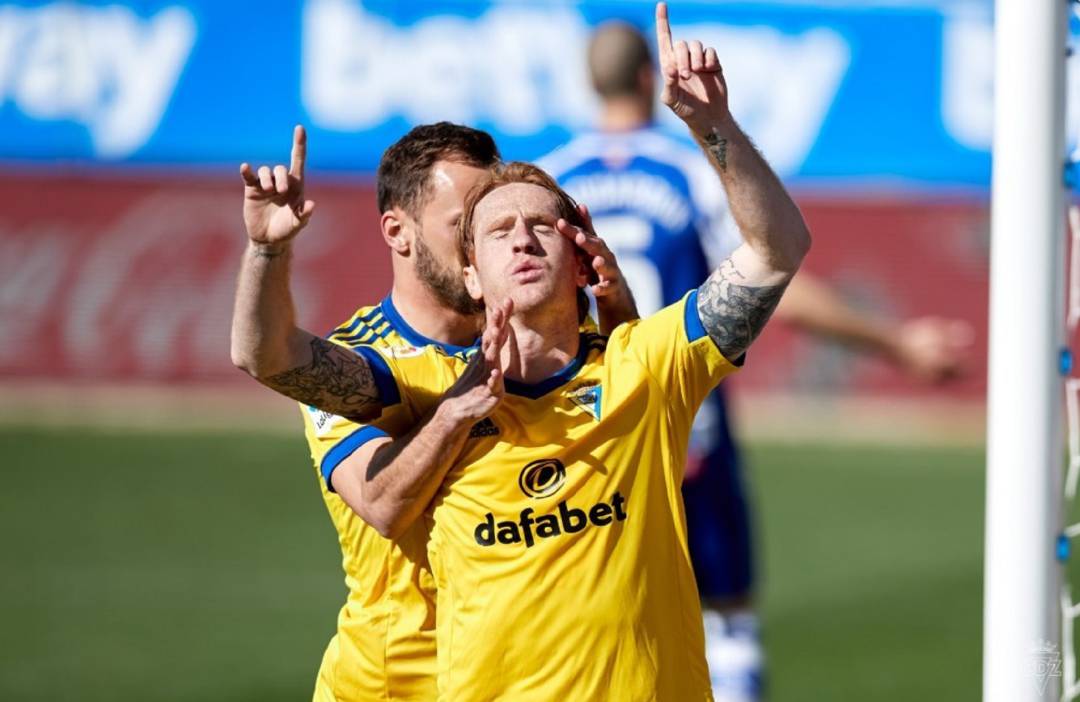 Álex Fernández celebra su último gol conseguido con la elástica amarilla. Álex Fernández celebra su último gol conseguido con la elástica amarilla.