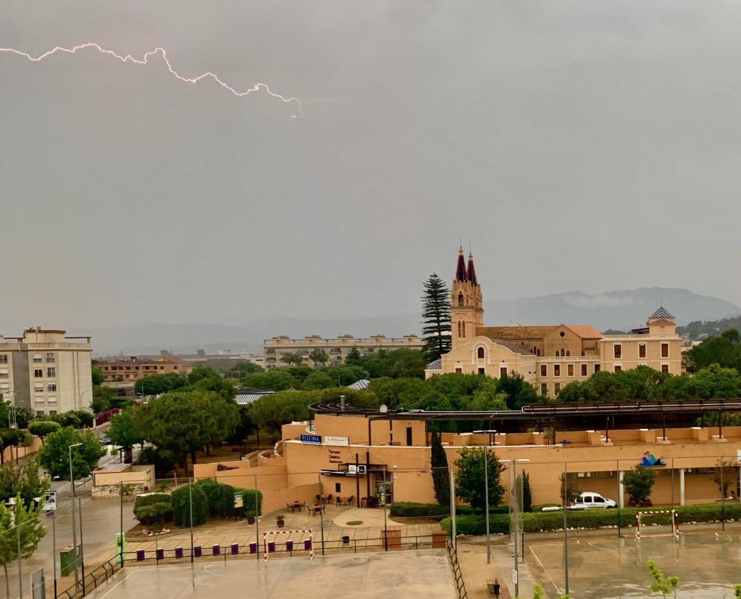 Tormenta con aparato eléctrico en esta jornada en Gandia Tormenta con aparato eléctrico en esta jornada en Gandia