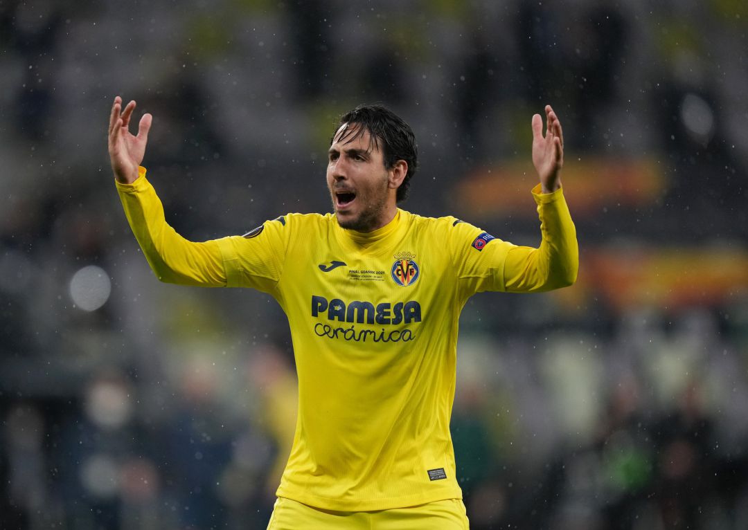 GDANSK, POLAND - MAY 26: Daniel Parejo of Villarreal celebrates scoring their team's fifth penalty in the penalty shoot out during the UEFA Europa League Final between Villarreal CF and Manchester United at Gdansk Arena on May 26, 2021 in Gdansk, Poland. (Photo by Michael Sohn - Pool, Getty Images) GDANSK, POLAND - MAY 26: Daniel Parejo of Villarreal celebrates scoring their team's fifth penalty in the penalty shoot out during the UEFA Europa League Final between Villarreal CF and Manchester United at Gdansk Arena on May 26, 2021 in Gdansk, Poland. (Photo by Michael Sohn - Pool, Getty Images)