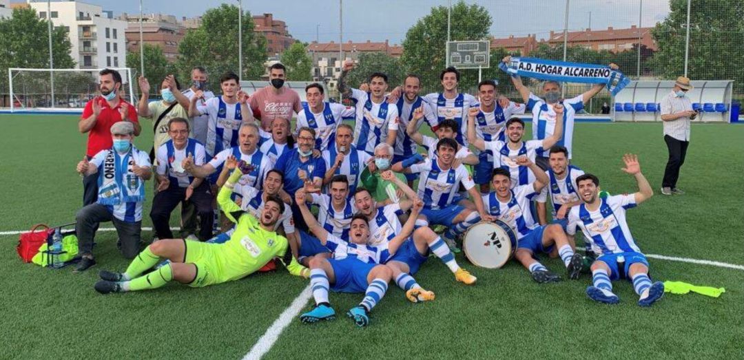 El Hogar Alcarreño S.A.D. asciende a 3ª RFEF y reescribe la historia del futbol de la provincia de Guadalajara y de la capital. El Hogar Alcarreño S.A.D. asciende a 3ª RFEF y reescribe la historia del futbol de la provincia de Guadalajara y de la capital.