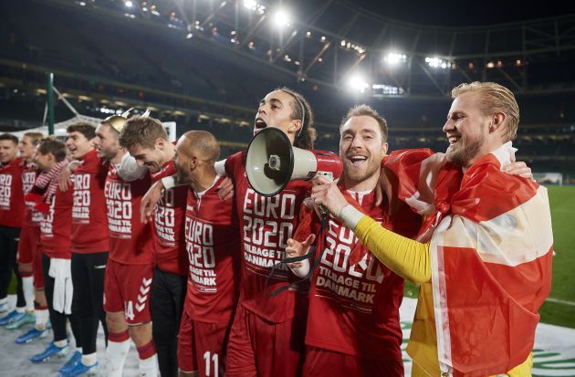 Los jugadores de Dinamarca celebran su clasificación a la Eurocopa Los jugadores de Dinamarca celebran su clasificación a la Eurocopa