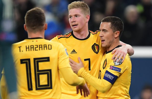 De Bruyne celebra junto a los hermanos Hazard De Bruyne celebra junto a los hermanos Hazard