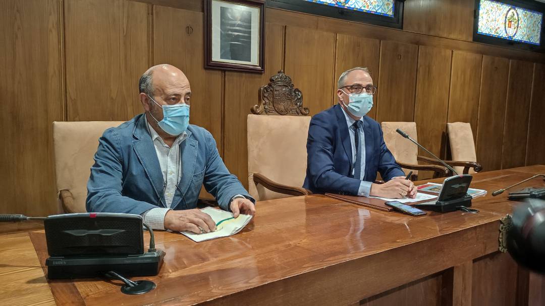 El presidente de la Confederación Hidrográfica Miño-Sil, José Antonio Quiroga y el alcalde de Ponferrada, Olegario Ramón El presidente de la Confederación Hidrográfica Miño-Sil, José Antonio Quiroga y el alcalde de Ponferrada, Olegario Ramón