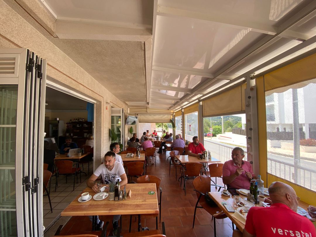 Terraza de un restaurante de Ibiza Terraza de un restaurante de Ibiza