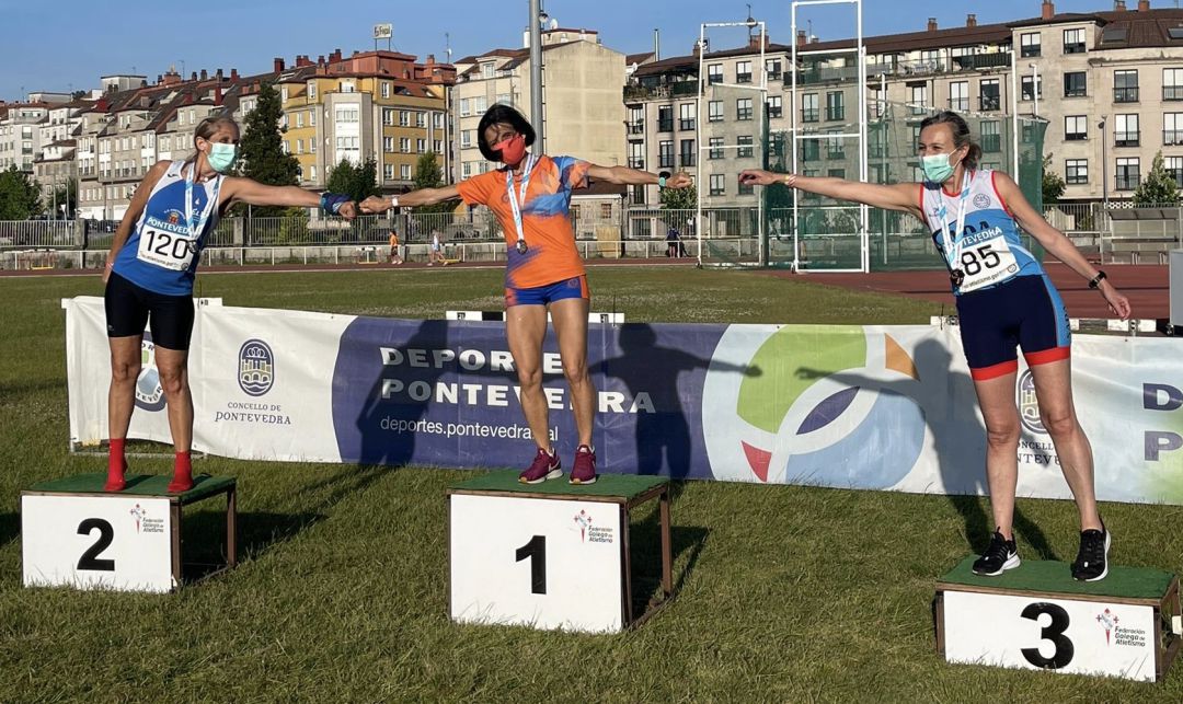 Gran participación del Club Burgas en el Campeonato Gallego Máster en Pontevedra Gran participación del Club Burgas en el Campeonato Gallego Máster en Pontevedra