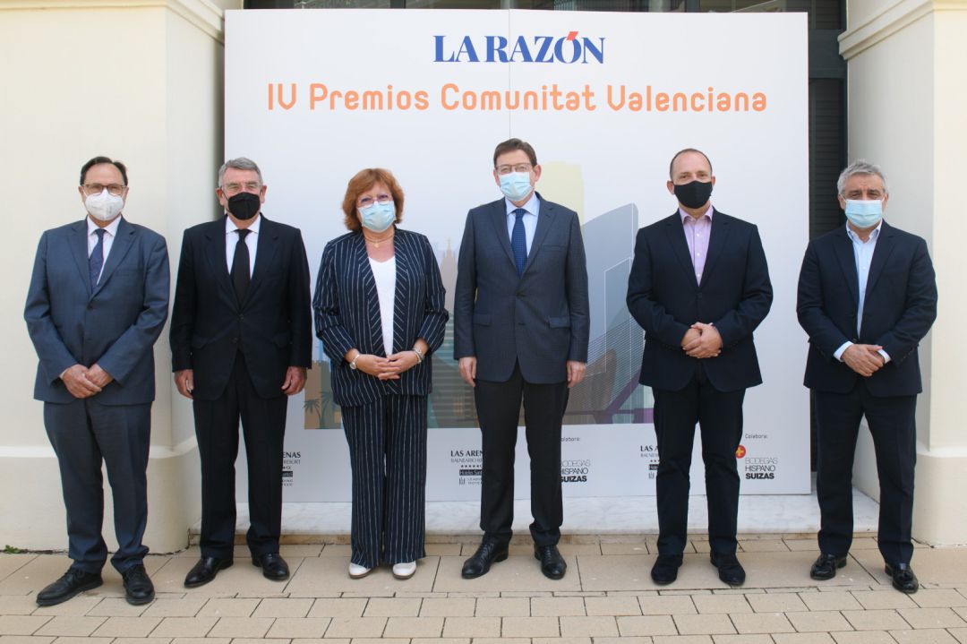 El Presidente de la Generalitat, Ximo Puig, y la Delegada del Gobierno, Gloria Calero, han asistido a la entrega de los premios de La Razón de este año El Presidente de la Generalitat, Ximo Puig, y la Delegada del Gobierno, Gloria Calero, han asistido a la entrega de los premios de La Razón de este año