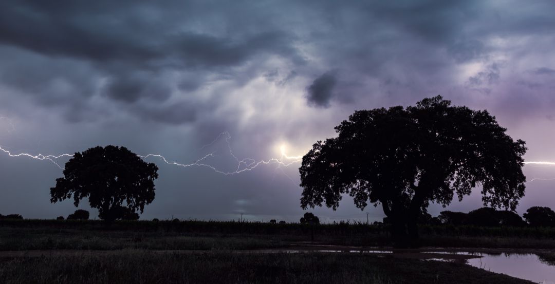 Tormenta en los campos de Casas de Benitez, Cuenca, España. Tormenta en los campos de Casas de Benitez, Cuenca, España.
