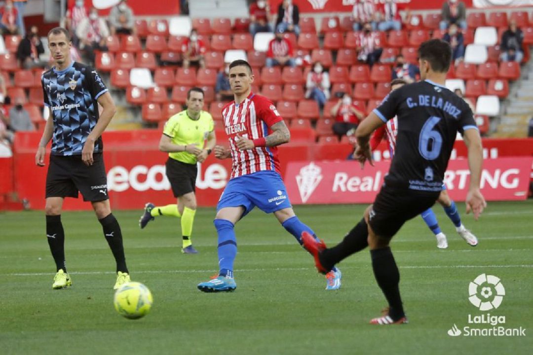 Djurdjevic, en el centro, durante el último partido de esta temporada. Djurdjevic, en el centro, durante el último partido de esta temporada.
