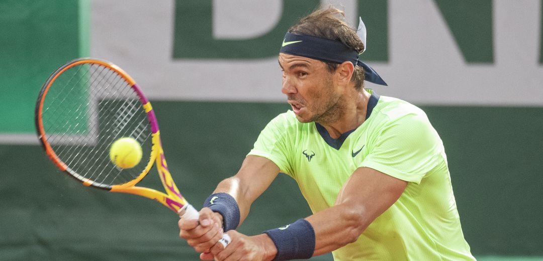 Rafa Nadal golpea la pelota durante el partido ante Gasquet Rafa Nadal golpea la pelota durante el partido ante Gasquet