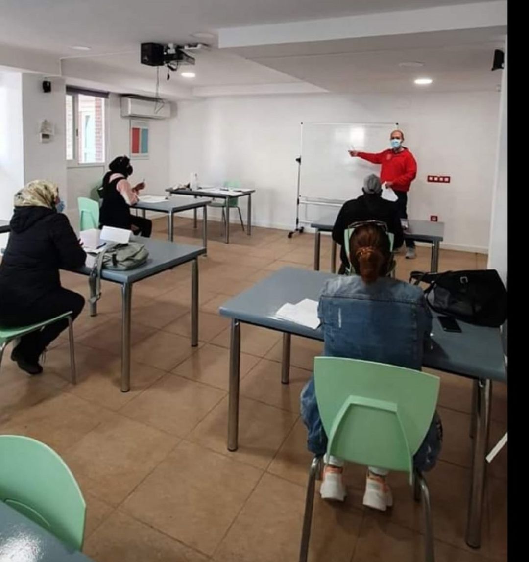 Proyecto empoderamiento mujer. Cruz Roja Calp Proyecto empoderamiento mujer. Cruz Roja Calp