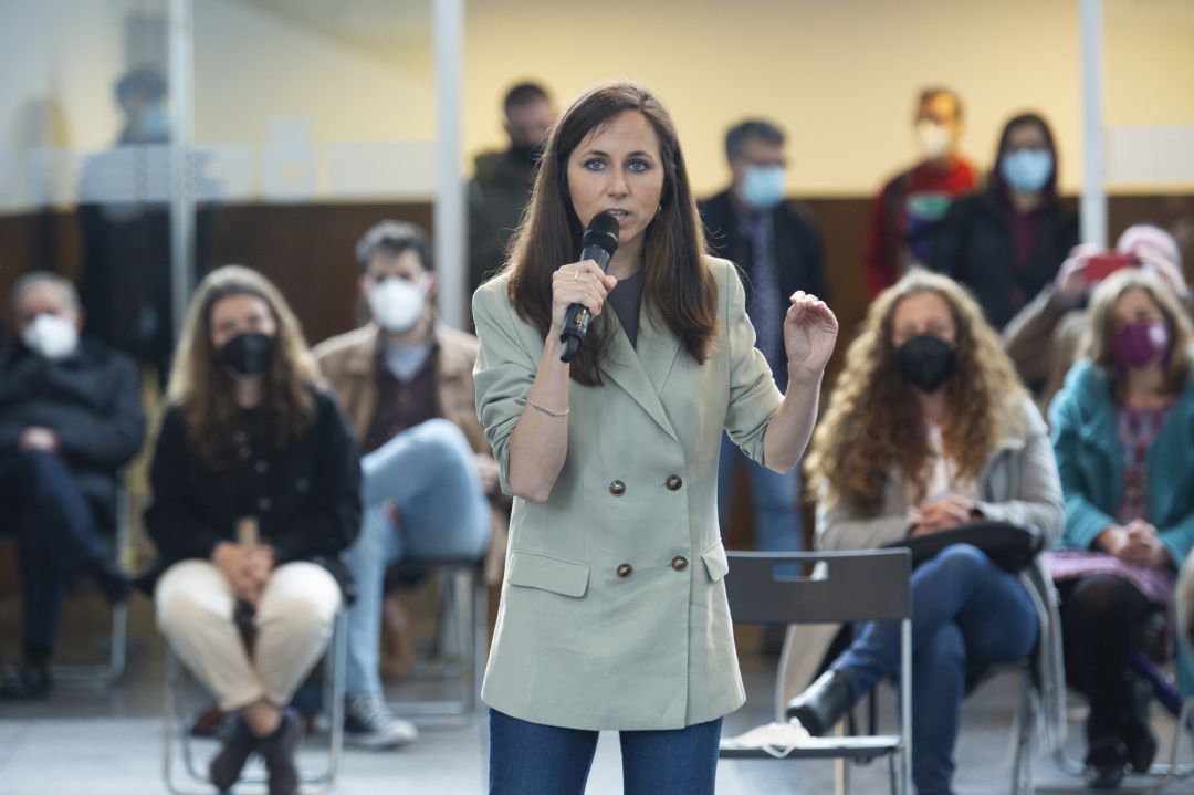 La ministra de Derechos Sociales y Agenda 2030, Ione Belarra, participa en un acto de campaña en Asturias. La ministra de Derechos Sociales y Agenda 2030, Ione Belarra, participa en un acto de campaña en Asturias.