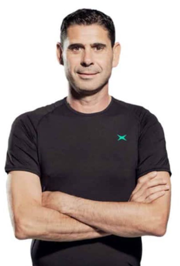 Fernando Hierro, con la camiseta Ekatom Fernando Hierro, con la camiseta Ekatom