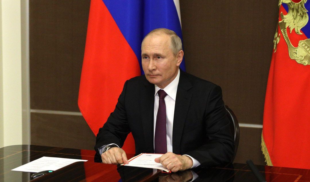 Putin invita a los extranjeros a ir a vacunarse a Rusia. Putin invita a los extranjeros a ir a vacunarse a Rusia.