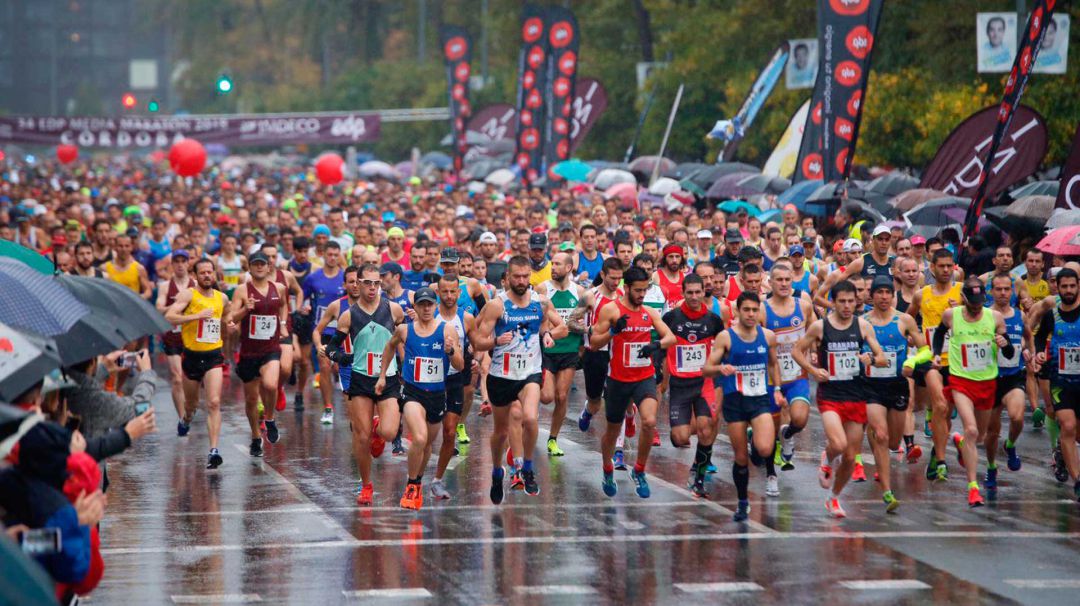 Salida de una de las ediciones de la Media Maratón de Córdoba. Salida de una de las ediciones de la Media Maratón de Córdoba.