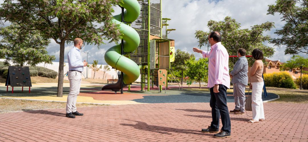 Será el más grande de la localidad y dará empleo a cinco trabajadores que se encargarán del servicio de mantenimiento, limpieza, etc Será el más grande de la localidad y dará empleo a cinco trabajadores que se encargarán del servicio de mantenimiento, limpieza, etc