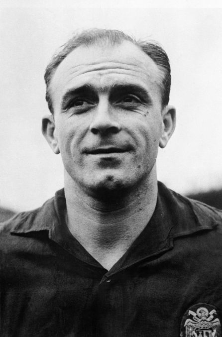 Alfredo Di Stéfano defendiendo a la Selección Española Alfredo Di Stéfano defendiendo a la Selección Española