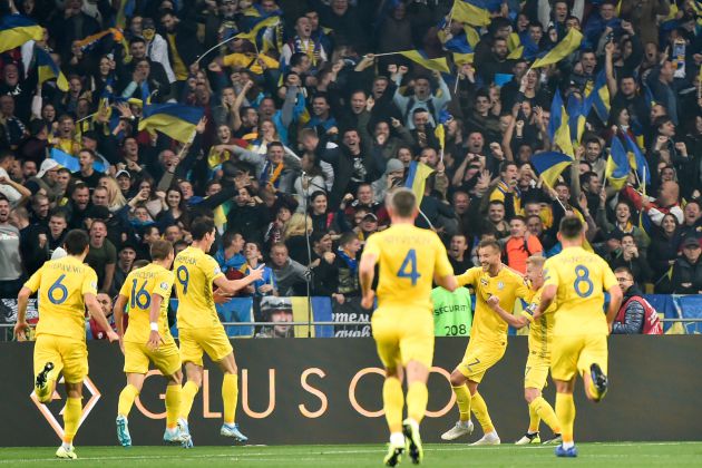 La afición ucraniana, volcada con las celebraciones de su selección La afición ucraniana, volcada con las celebraciones de su selección