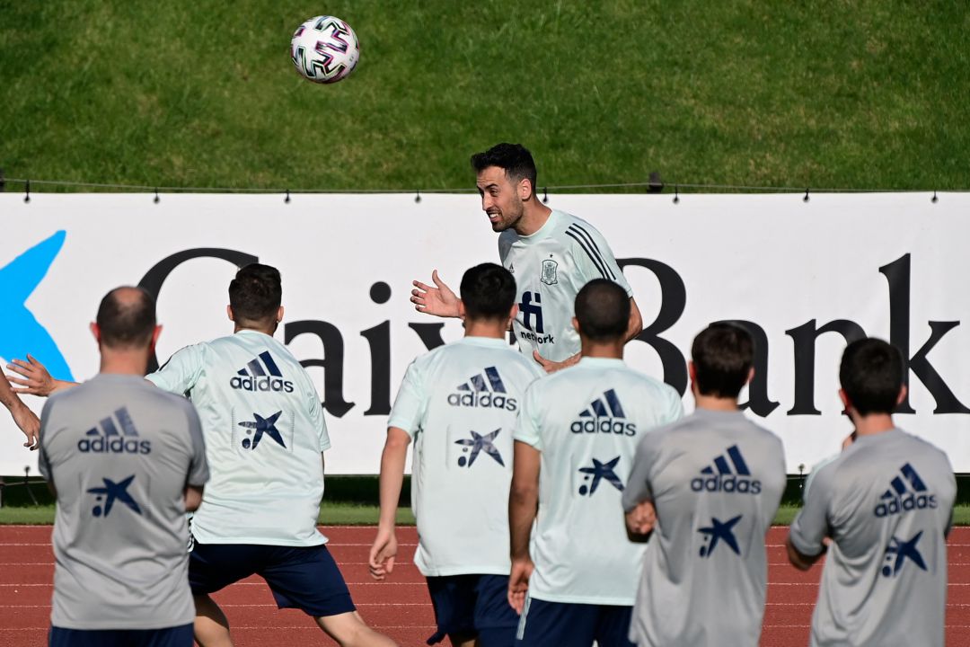 Busquets y el resto de jugadores en un entrenamiento en Las Rozas. Busquets y el resto de jugadores en un entrenamiento en Las Rozas.