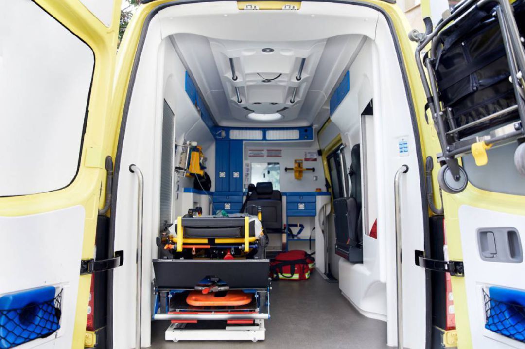 Interior de una ambulancia Interior de una ambulancia
