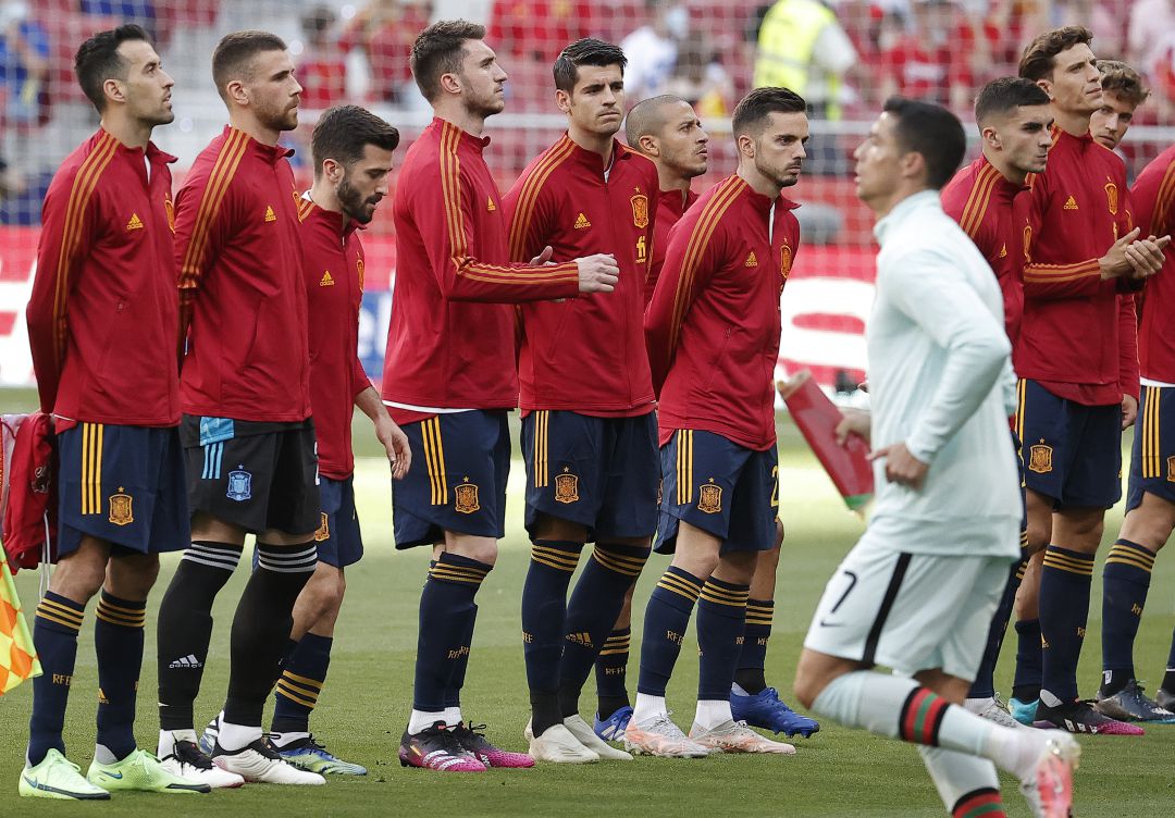 Los jugadores de la Roja, antes del partido contra Portugal. Los jugadores de la Roja, antes del partido contra Portugal.