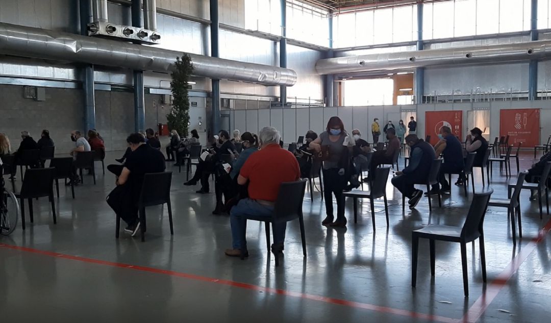 Sala de espera tras la vacunación a los citados en IFA Sala de espera tras la vacunación a los citados en IFA