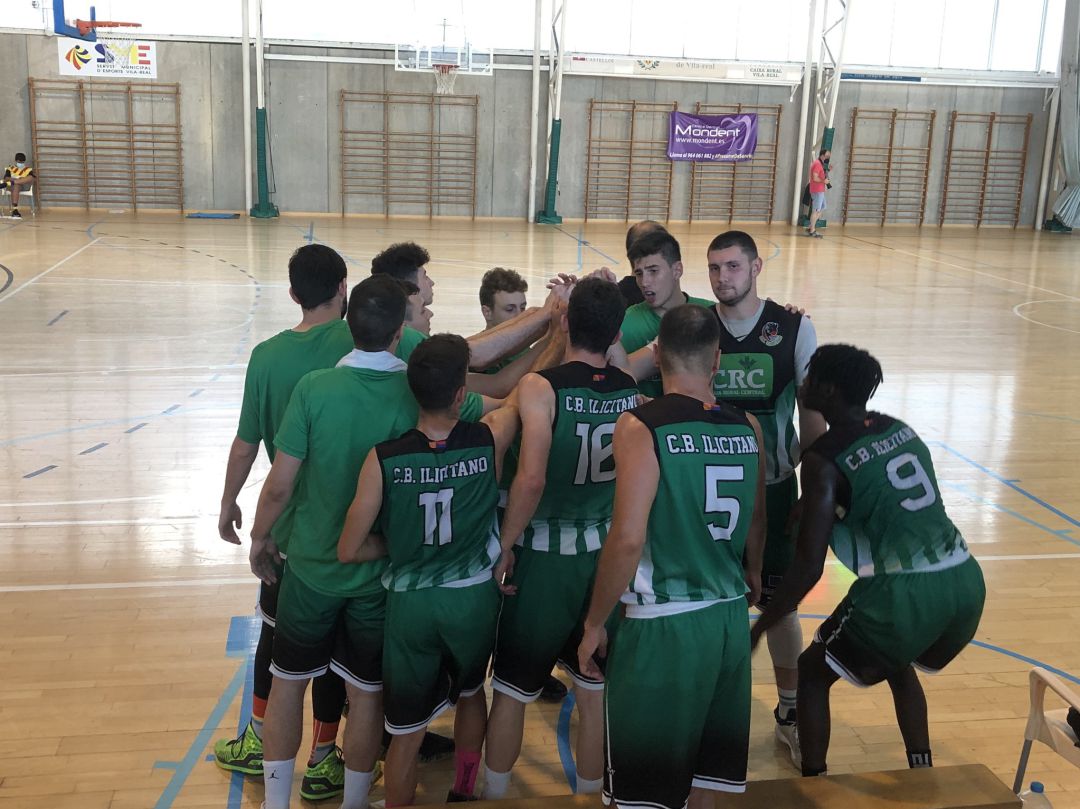 Los jugadores del CBI celebran su victoria en Villarreal Los jugadores del CBI celebran su victoria en Villarreal