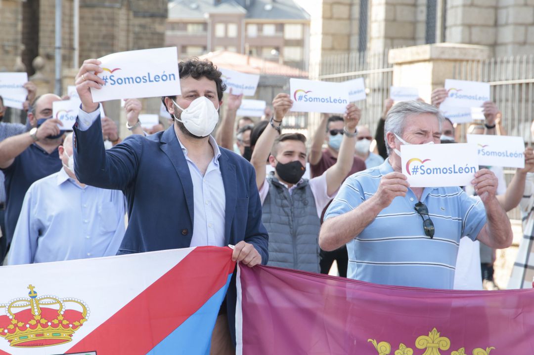Manuel García y Raúl Valcárce, cabezas visibles de la candidatura alternativa a liderar el PP Manuel García y Raúl Valcárce, cabezas visibles de la candidatura alternativa a liderar el PP