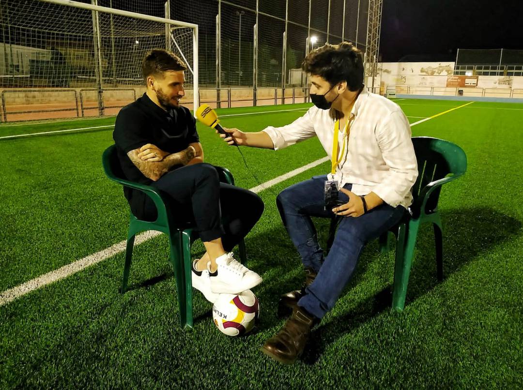 Cristian Portugués 'Portu' atendiendo a la Cadena SER en el estadio que lleva su nombre Cristian Portugués 'Portu' atendiendo a la Cadena SER en el estadio que lleva su nombre