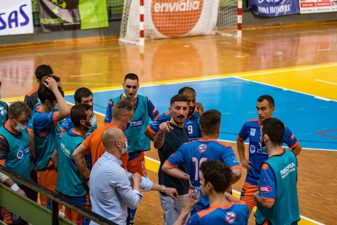 El Sala Ourense más cerca de la permanencia El Sala Ourense más cerca de la permanencia