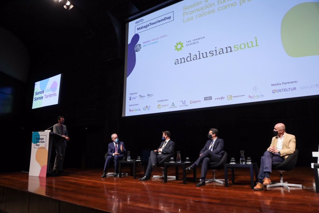 Los alcaldes de Málaga, Francisco de la Torre; de Granada, Luis Salvador, de Córdoba, José María Bellido, y el concejal de Turismo de Sevilla, Antonio Muñoz, durante unas jornadas Los alcaldes de Málaga, Francisco de la Torre; de Granada, Luis Salvador, de Córdoba, José María Bellido, y el concejal de Turismo de Sevilla, Antonio Muñoz, durante unas jornadas