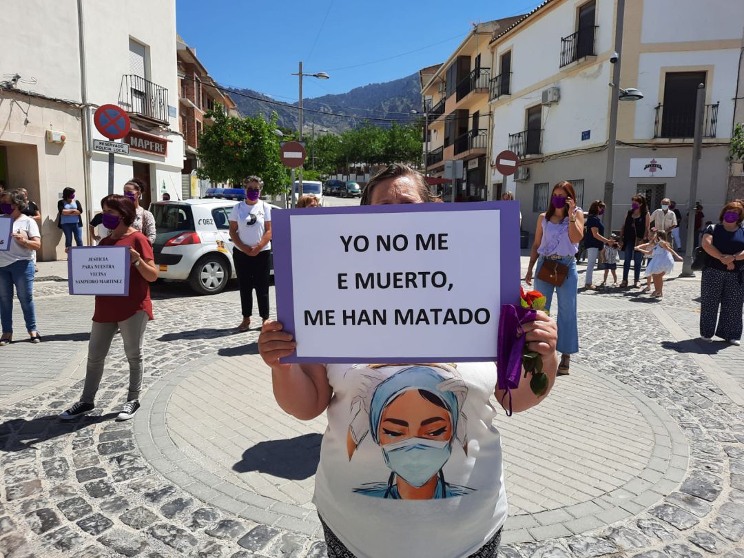 Reclaman que se agilice el juicio por la muerte de su vecina Sanpedro Martínez Reclaman que se agilice el juicio por la muerte de su vecina Sanpedro Martínez