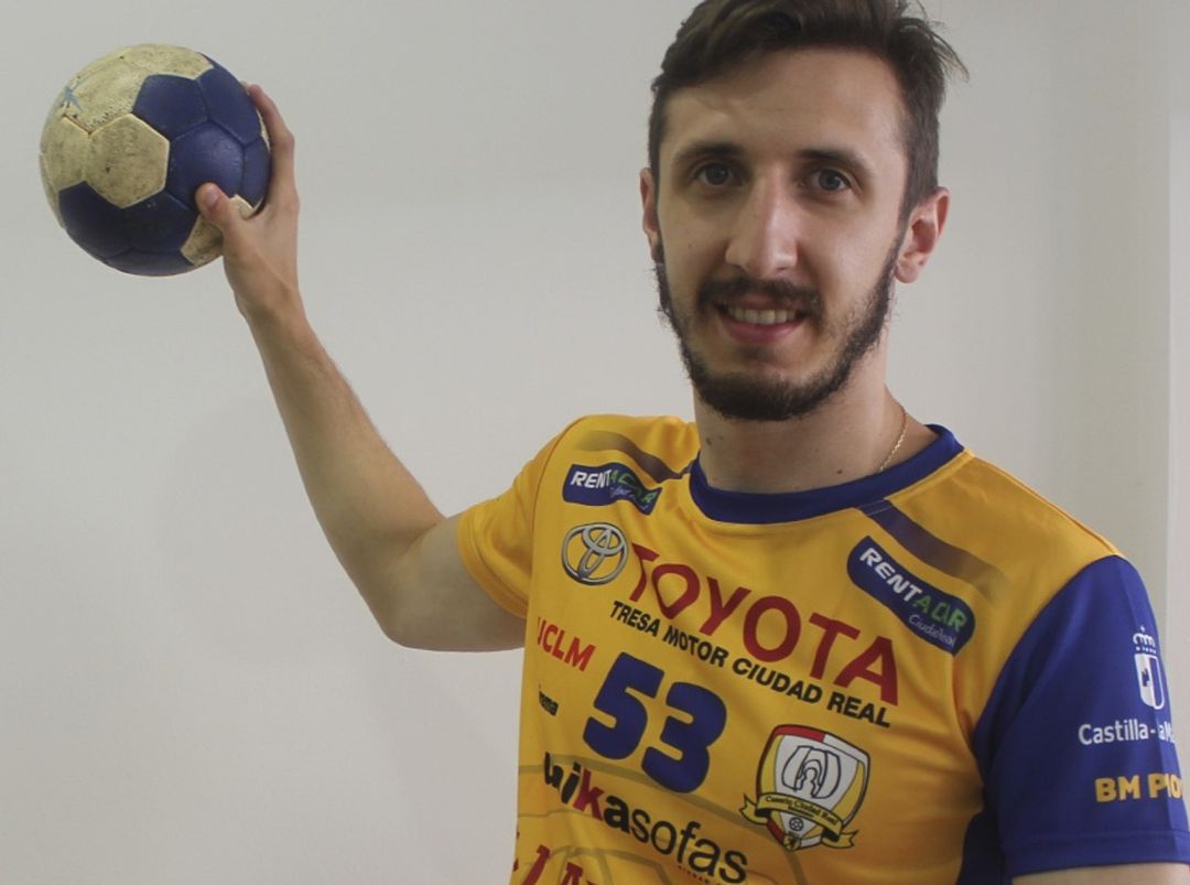 Álex Abad, capitán del Balonmano Caserío Álex Abad, capitán del Balonmano Caserío