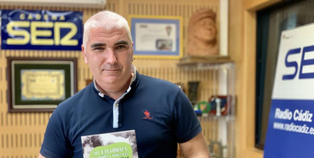 Francisco Cid, en los estudios de Radio Cádiz, cuando presentó uno de sus libros Francisco Cid, en los estudios de Radio Cádiz, cuando presentó uno de sus libros
