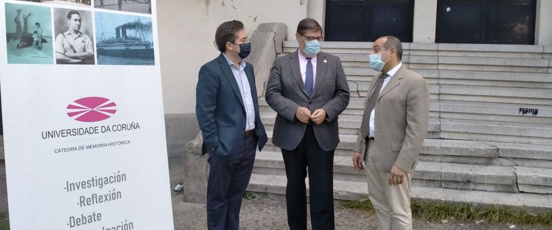 La UDC y el Concello de A Coruña inauguran Un punto de Información a las víctimas del franquismo y sus familiares. Se incluye en la Cátedra da Memoria Histórica y está ubicado en el Centro Universitario de Riazor. La UDC y el Concello de A Coruña inauguran Un punto de Información a las víctimas del franquismo y sus familiares. Se incluye en la Cátedra da Memoria Histórica y está ubicado en el Centro Universitario de Riazor.