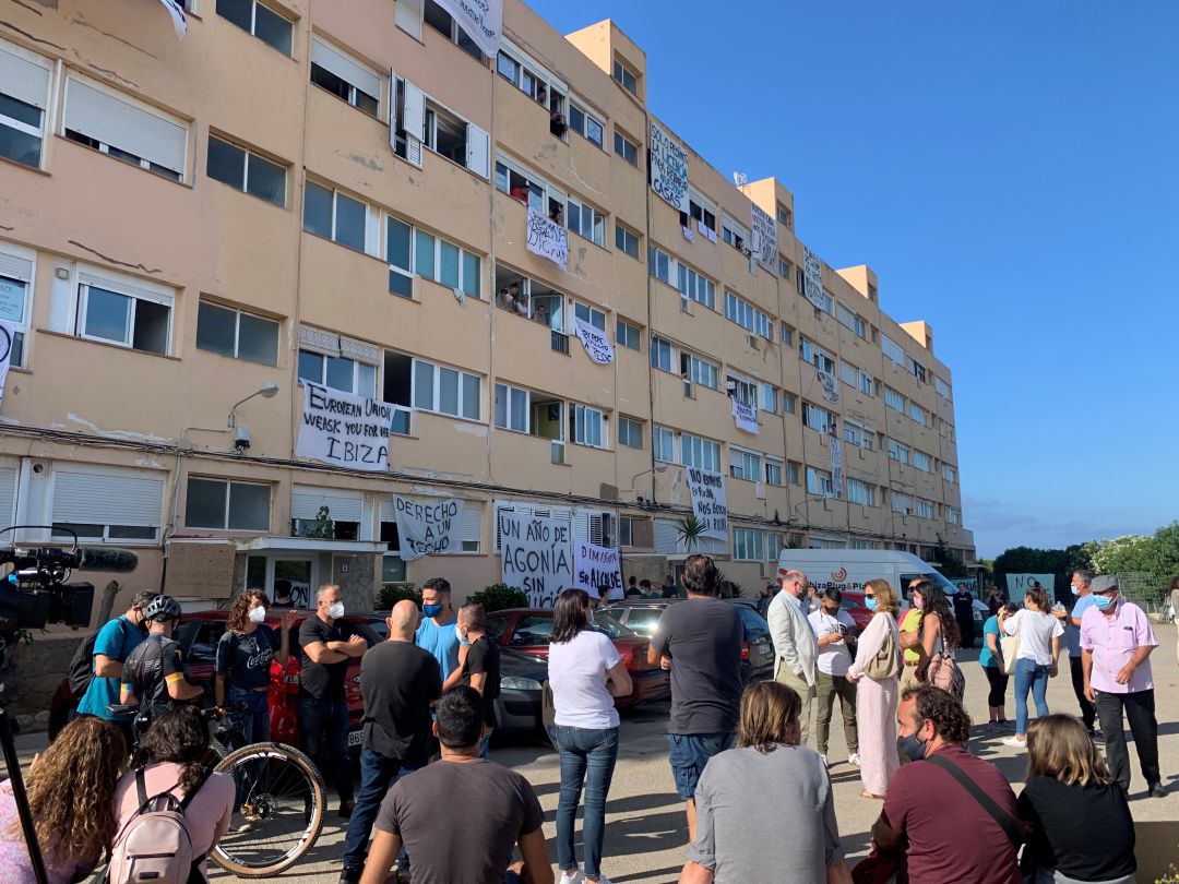 Concentración ayer de los vecinos Concentración ayer de los vecinos