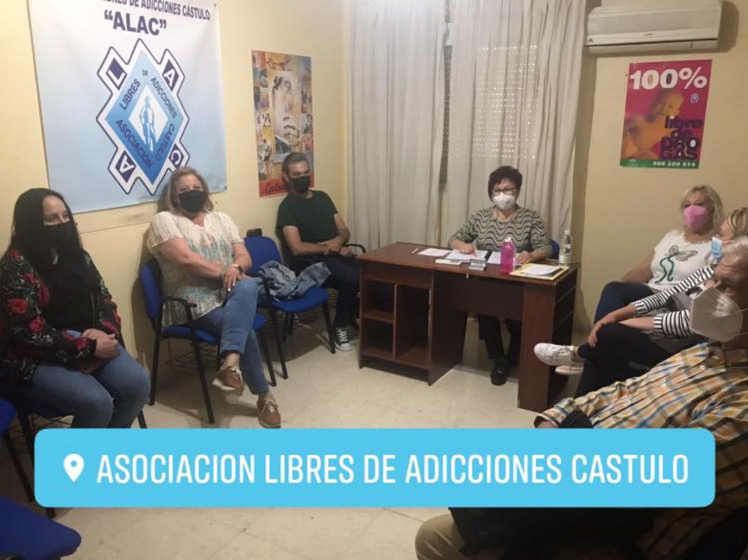 Grupo de personas en la sede de ALAC. Grupo de personas en la sede de ALAC.