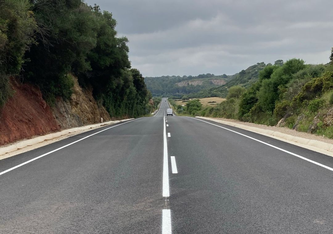 Les obres dels darrers tres mesos han millorat la seguretat de la carretera. Les obres dels darrers tres mesos han millorat la seguretat de la carretera.