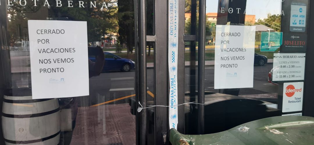 El local del Torreón clausurado por Sanidad informa de un cierre "por vacaciones" El local del Torreón clausurado por Sanidad informa de un cierre "por vacaciones"