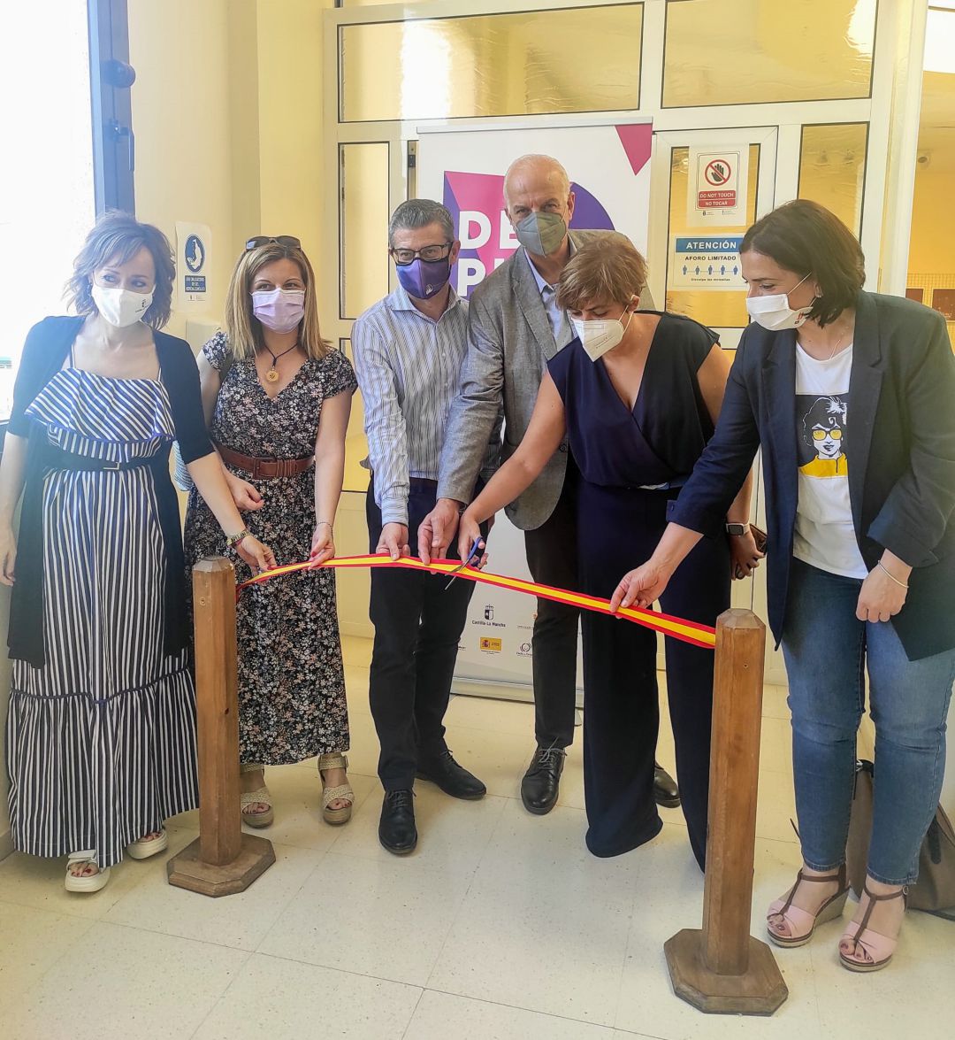 Inauguración de la muestra "Despiertas, Mujeres, Arte e Identidad" en Motilla del Palancar Inauguración de la muestra "Despiertas, Mujeres, Arte e Identidad" en Motilla del Palancar