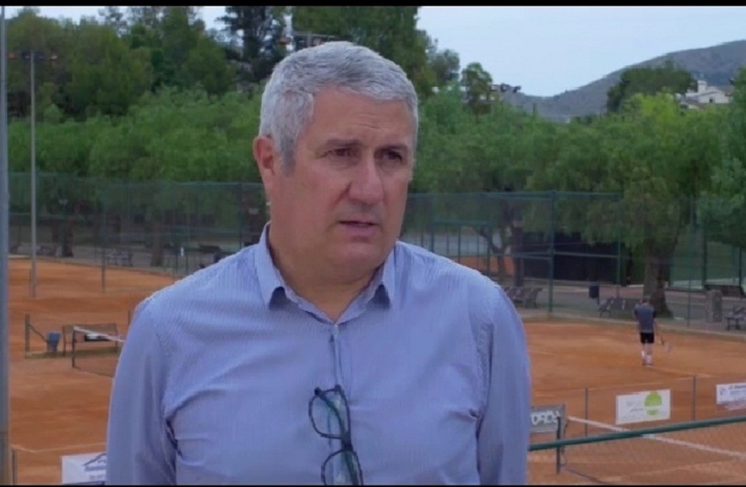 Juan Blanes, en el Centro Deportivo de Monóvar Juan Blanes, en el Centro Deportivo de Monóvar