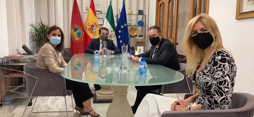 Reunión mantenida en Córdoba para el impulso de proyectos industriales en el marco del Plan COLCE Reunión mantenida en Córdoba para el impulso de proyectos industriales en el marco del Plan COLCE