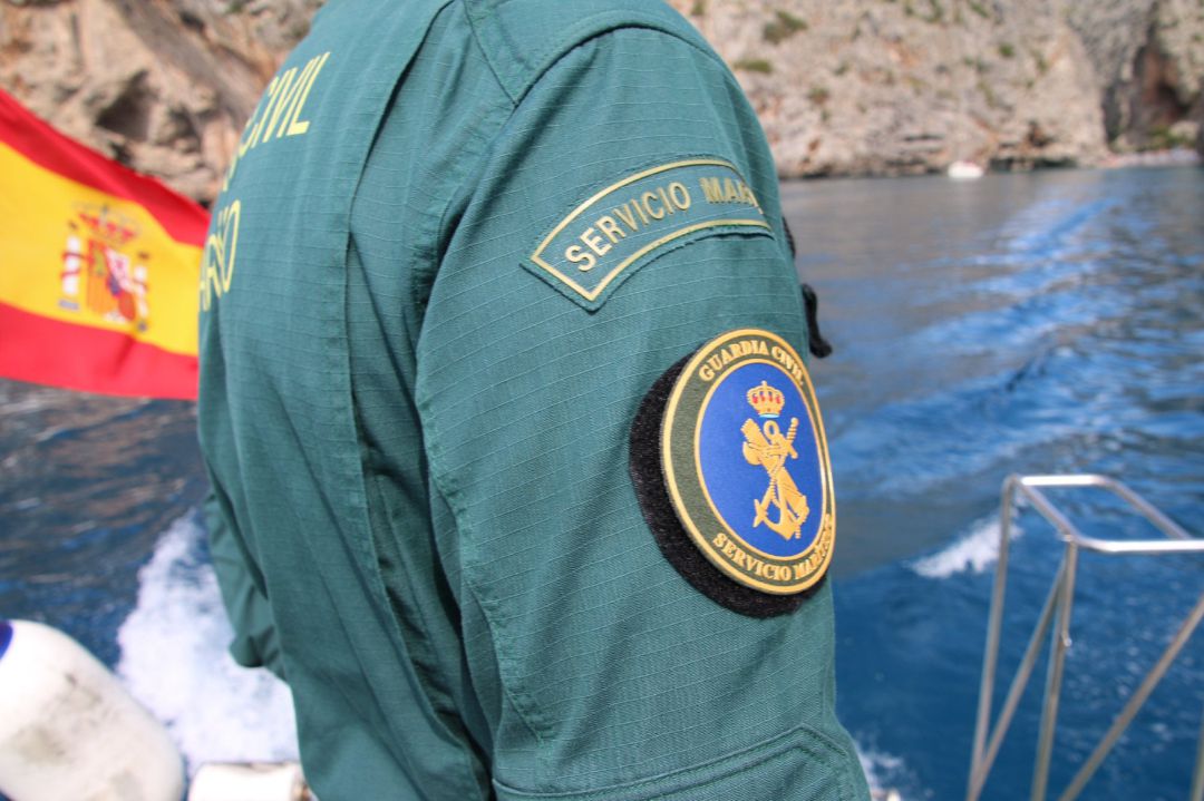 Archivo - Un agente de Servicio marítimo de la Guardia Civil. Archivo - Un agente de Servicio marítimo de la Guardia Civil.