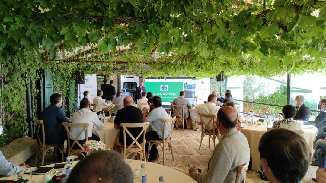 El presidente de la Autoridad Portuaria de Vigo participó esta mañana en
una jornada técnica de difusión del proyecto “Green Bay Vigo” El presidente de la Autoridad Portuaria de Vigo participó esta mañana en
una jornada técnica de difusión del proyecto “Green Bay Vigo”