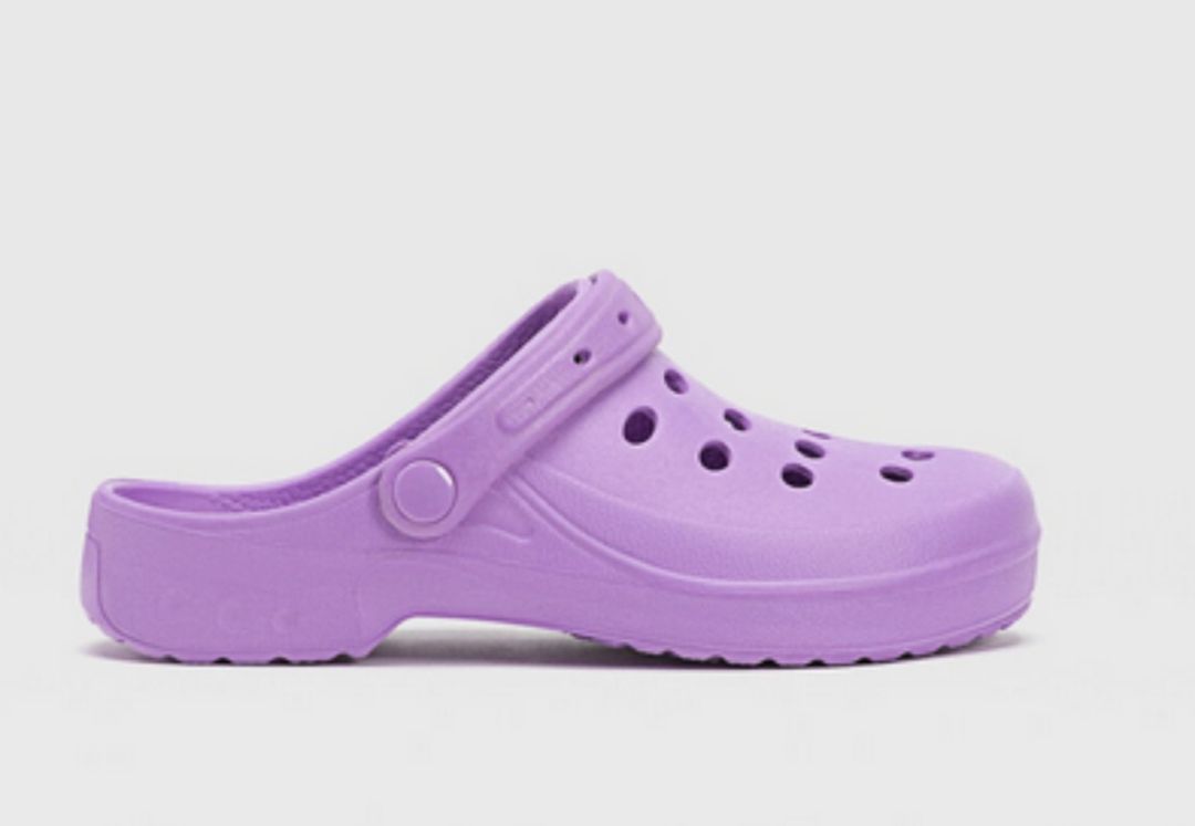Las Crocs nunca volverán a ser igual: Balenciaga lanza una línea de Crocs con tacón para esta temporada. Las Crocs nunca volverán a ser igual: Balenciaga lanza una línea de Crocs con tacón para esta temporada.