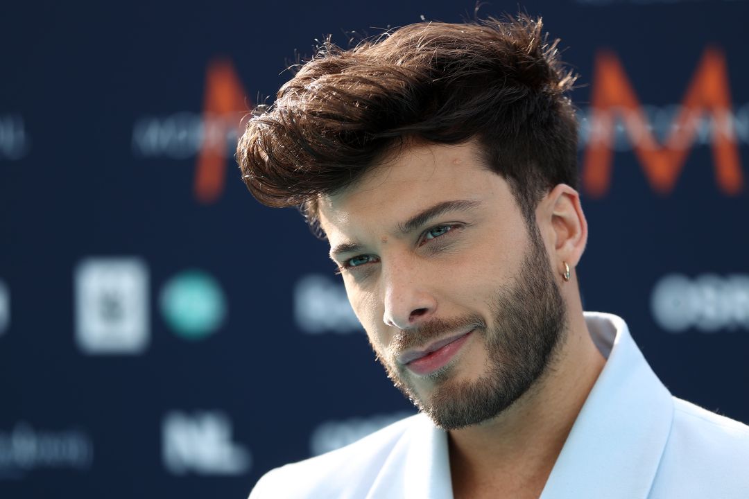 Blas Cantó critica la vacunación de la selección española de fútbol y la justificación del ministro Uribes. Blas Cantó critica la vacunación de la selección española de fútbol y la justificación del ministro Uribes.