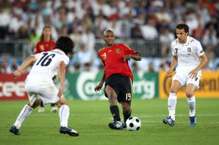 Marcos Senna, ex-jugador de la selección española, en la Euro 2008 Marcos Senna, ex-jugador de la selección española, en la Euro 2008