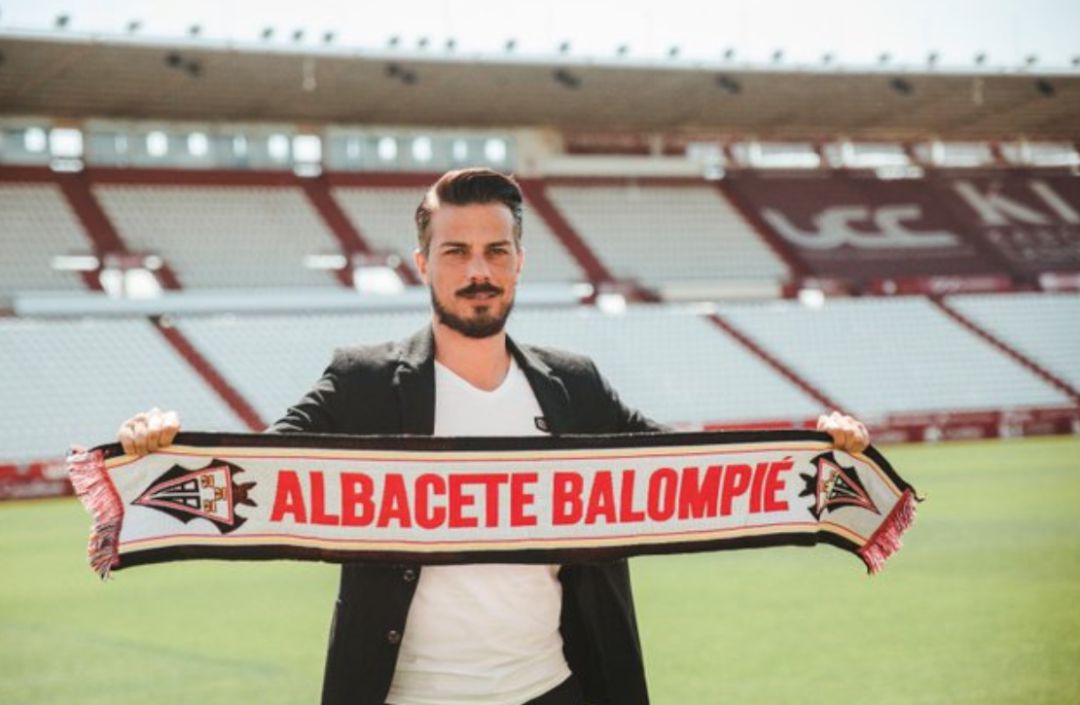 Rubén de la Barrera, durante su presentación como nuevo entrenador del Albacete Rubén de la Barrera, durante su presentación como nuevo entrenador del Albacete